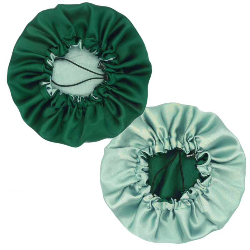 Bonnet en satin vert réversible ajustable "Emeraude"